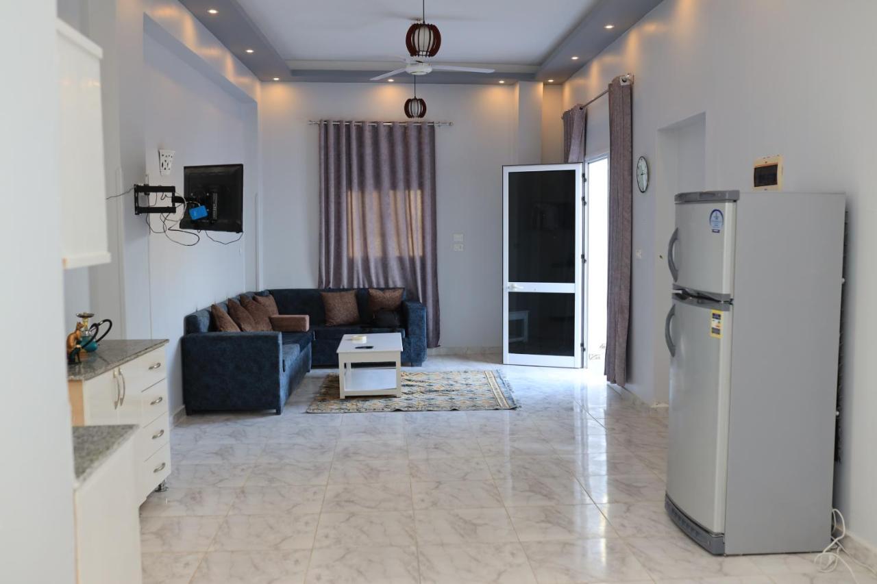 Nefertarie Guest House Луксор Екстер'єр фото