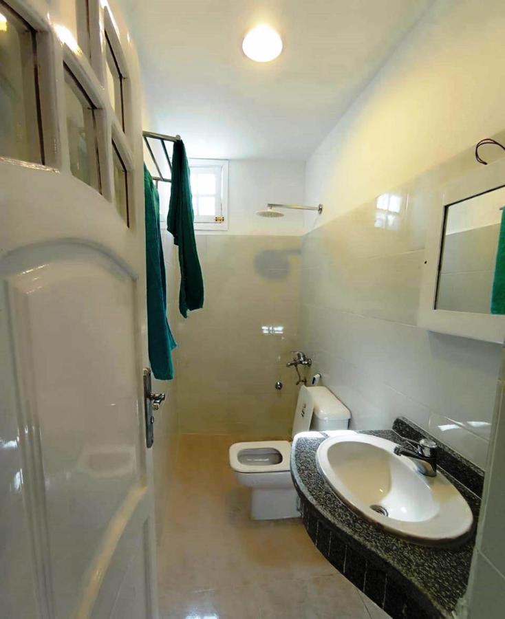 Nefertarie Guest House Луксор Екстер'єр фото