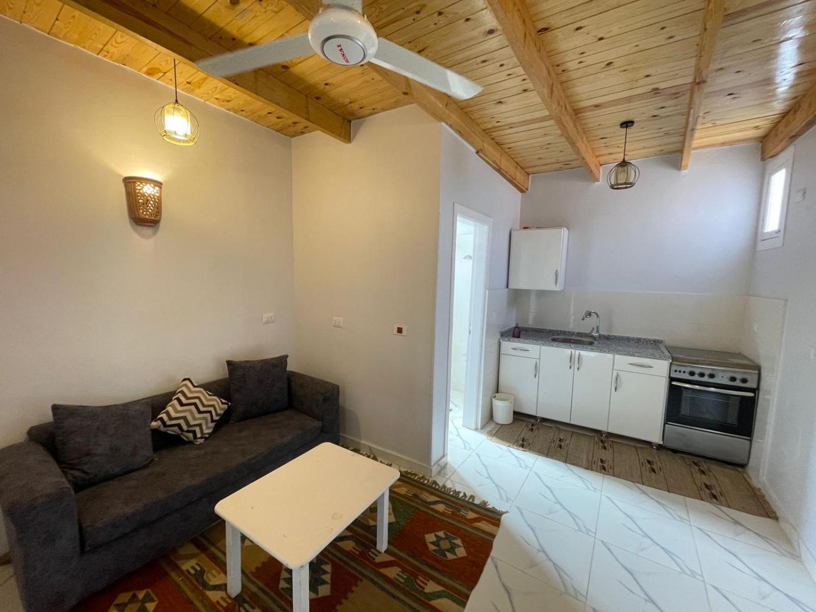 Nefertarie Guest House Луксор Екстер'єр фото